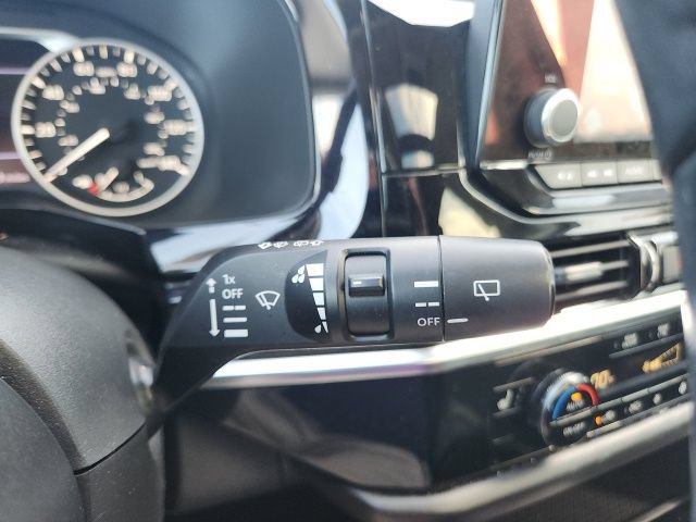 Used 2022 Nissan Pathfinder SV w/ SV Premium Package FWD image 37