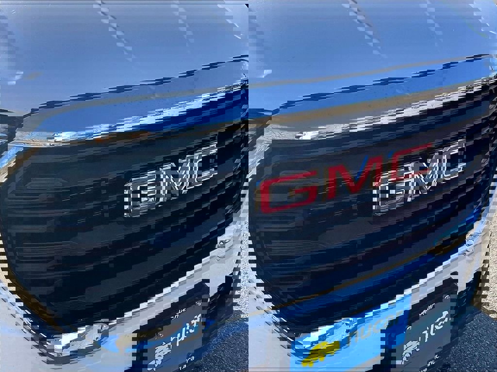 Used 2024 GMC Terrain SLE image 28