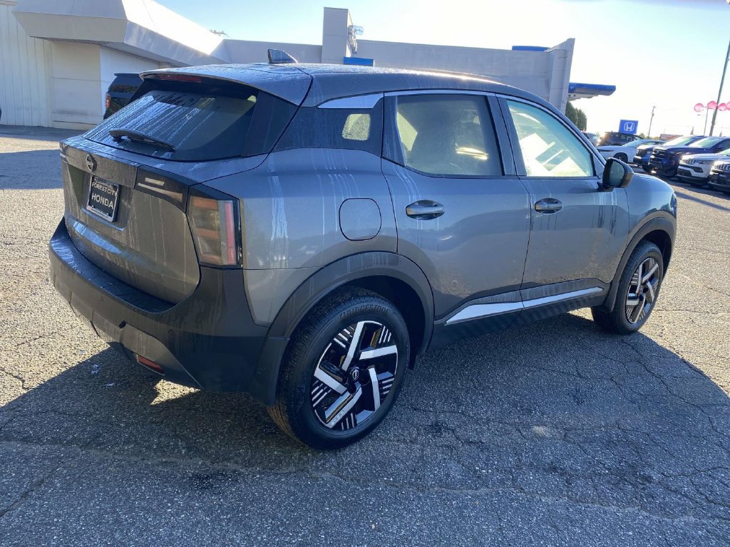 Used 2025 Nissan Kicks SV FWD image 5
