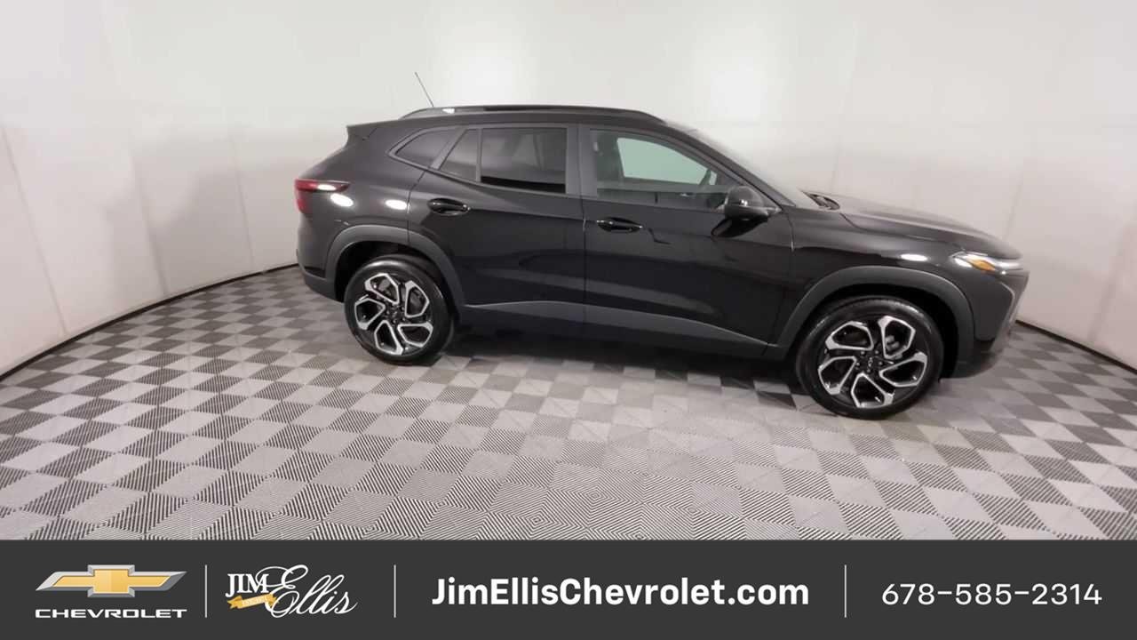 Certified 2025 Chevrolet Trax RS w/ Sunroof Package FWD image 9