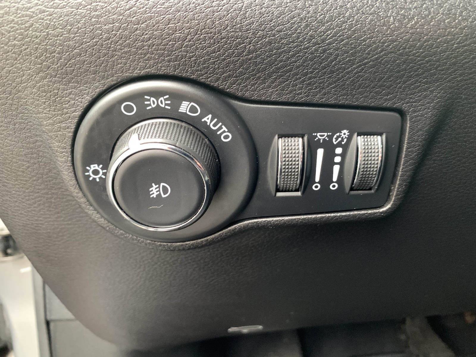 Used 2023 Jeep Compass Limited image 13