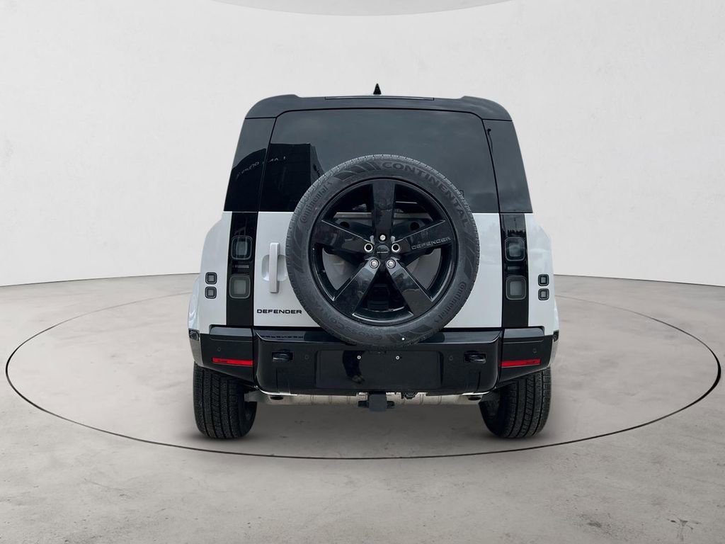 New 2026 Land Rover Defender 110 X-Dynamic SE image 4