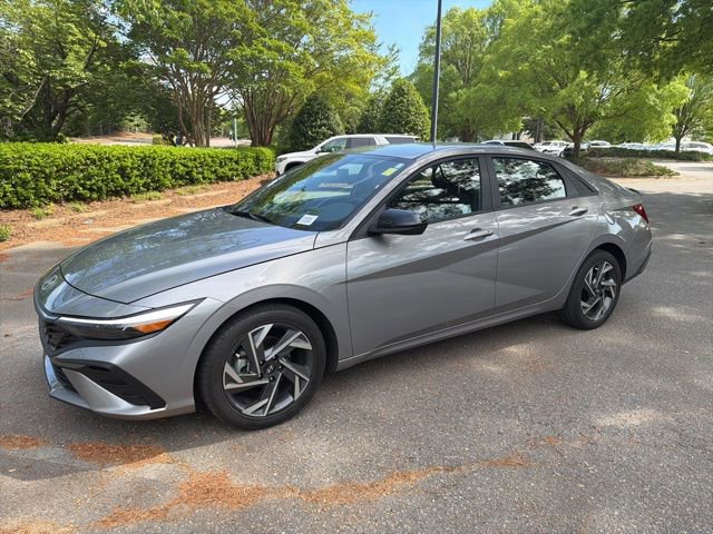 Used 2025 Hyundai Elantra Sport w/ Cargo Package image 1