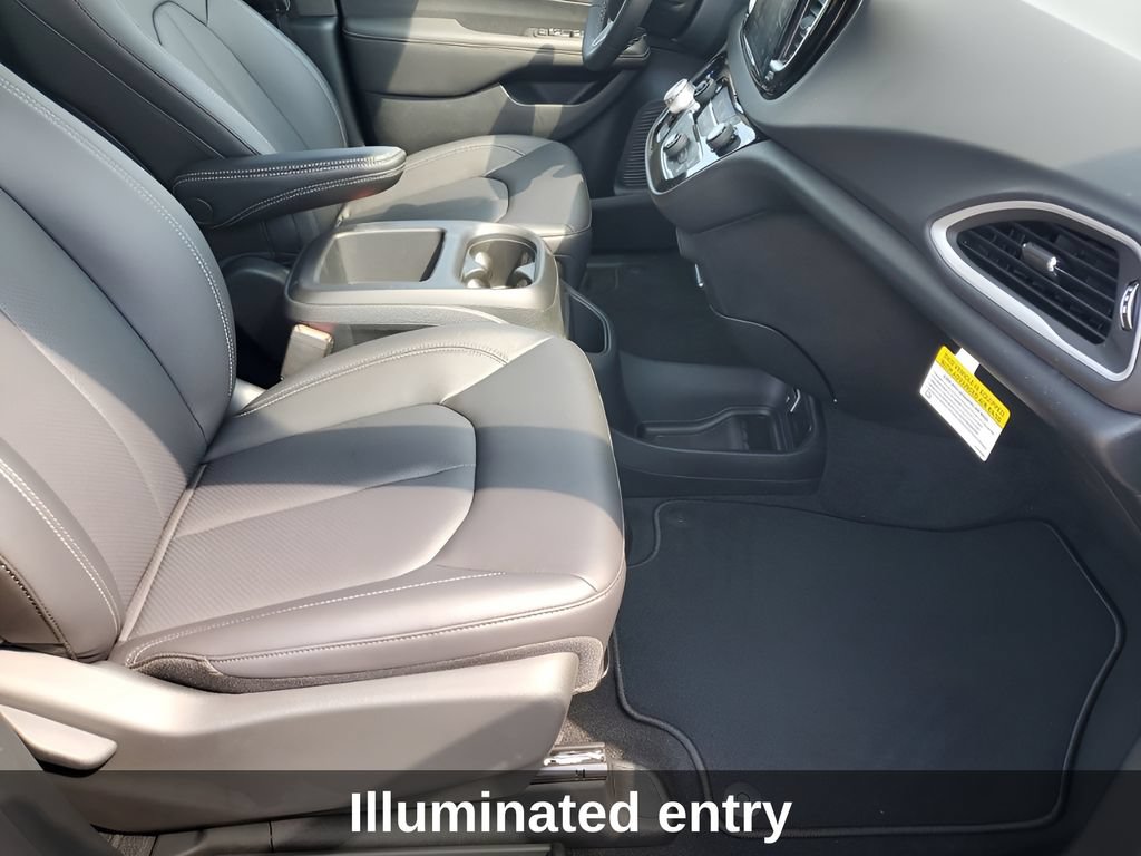 New 2026 Chrysler Voyager LX FWD image 18