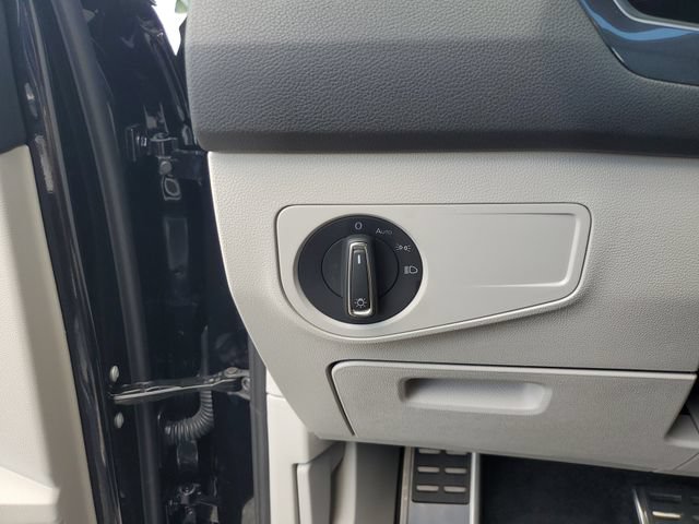 Certified 2024 Volkswagen Tiguan SE R-Line FWD image 35