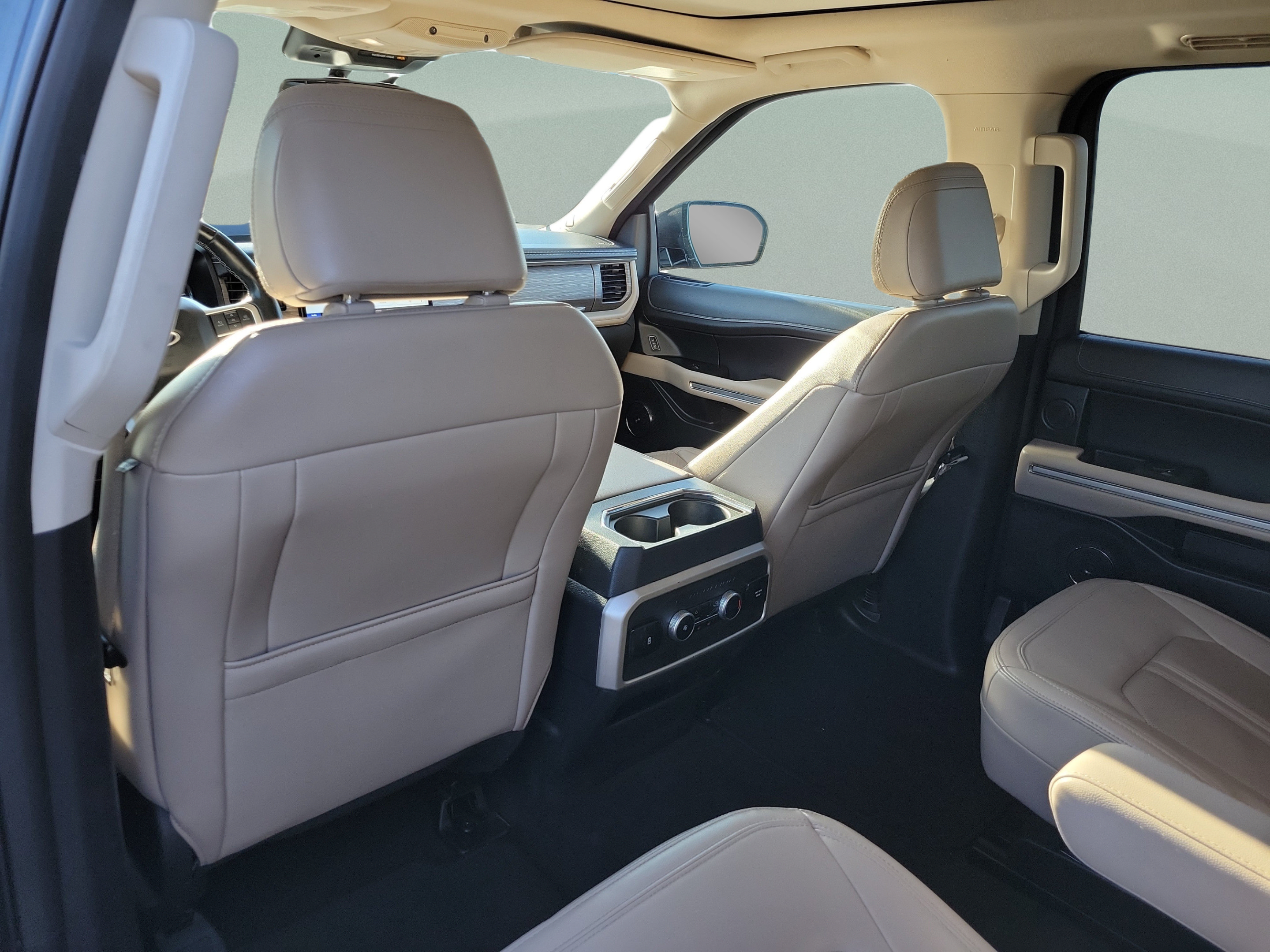 Used 2024 Ford Expedition Limited AWD/4WD image 12