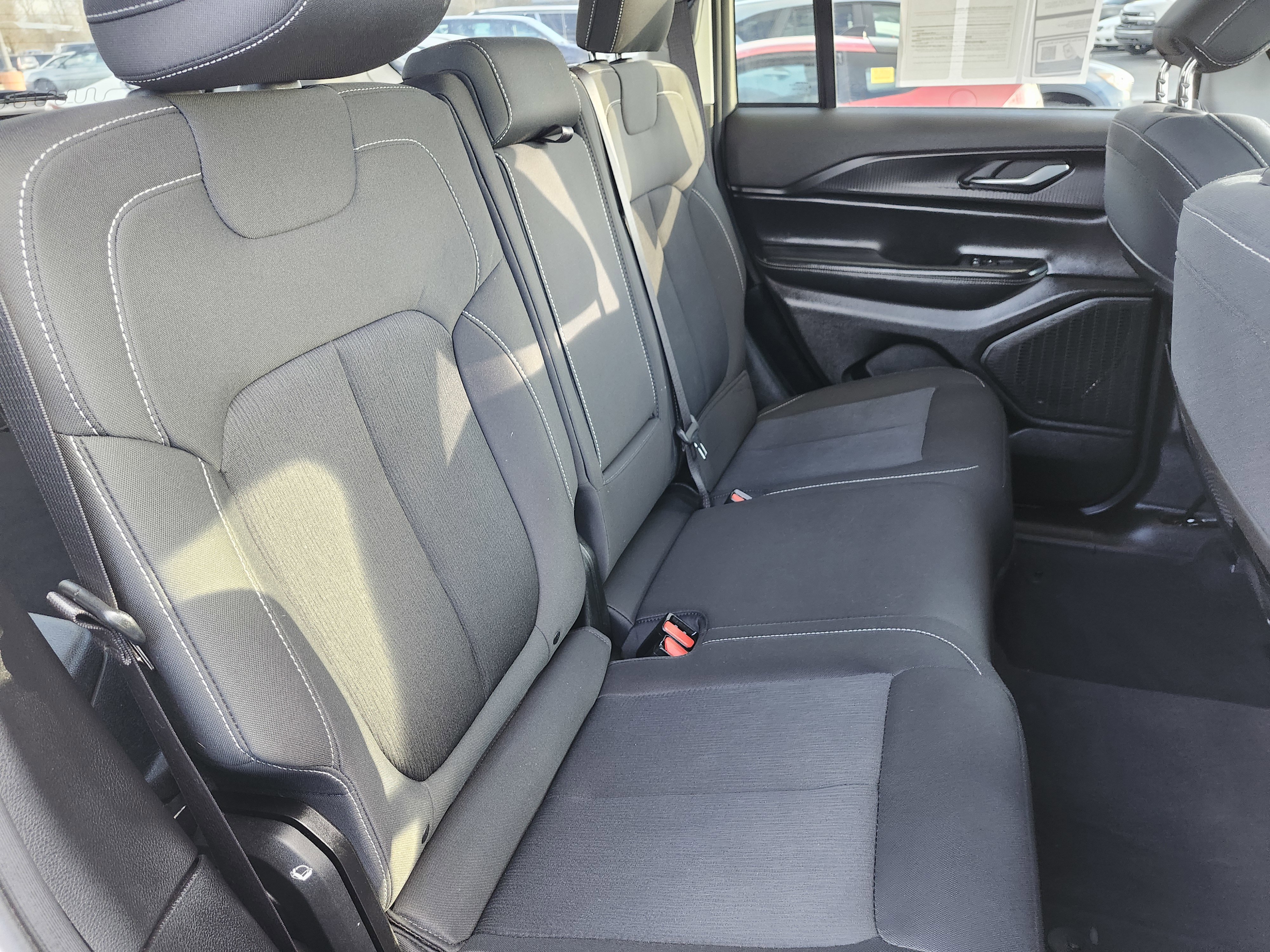 Used 2023 Jeep Grand Cherokee Laredo image 20