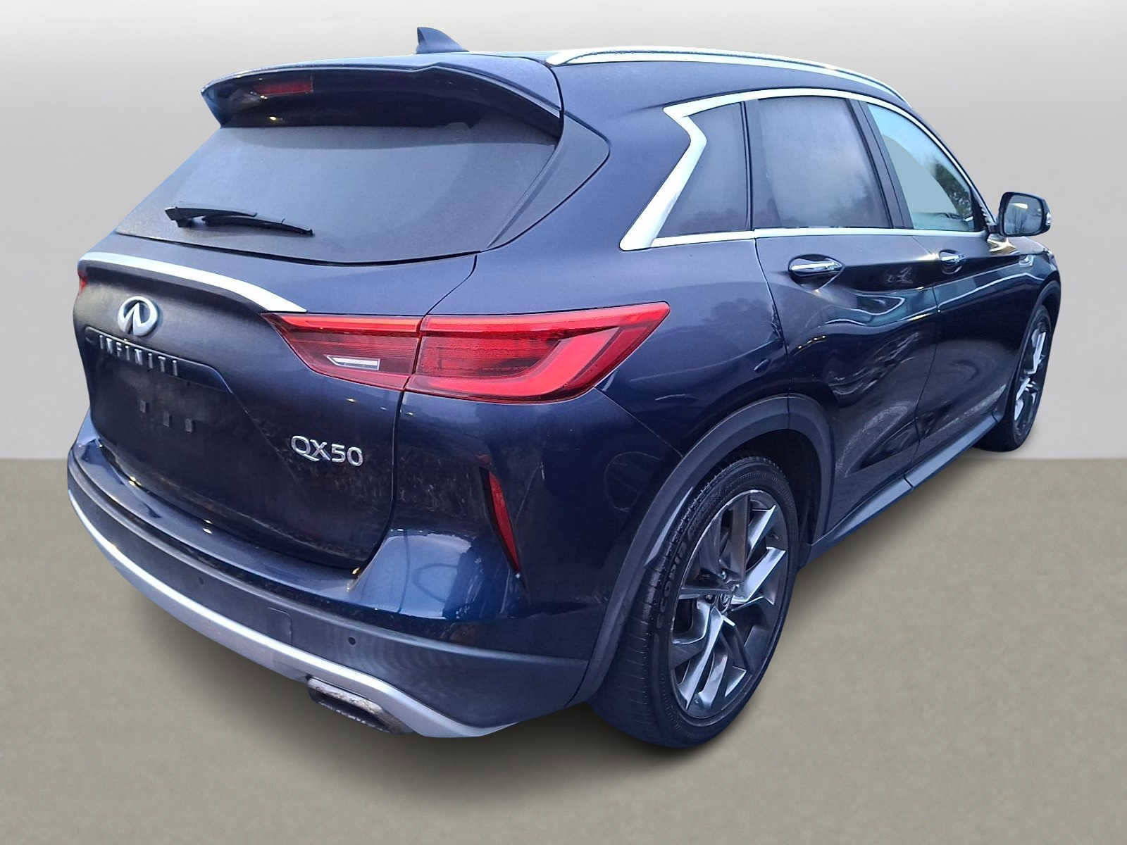 Used 2019 INFINITI QX50 Essential w/ Sensory Package image 3