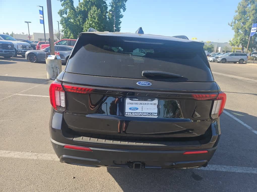 Used 2025 Ford Explorer ST-Line w/ Premium Package RWD image 7