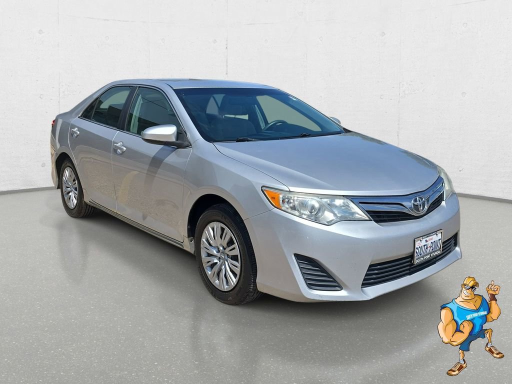 Used 2012 Toyota Camry LE image 3