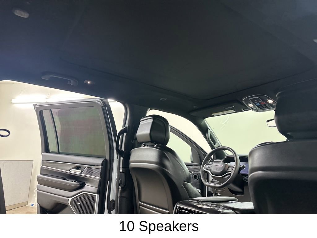 Used 2023 Jeep Wagoneer 4WD w/ Premium Group I image 21