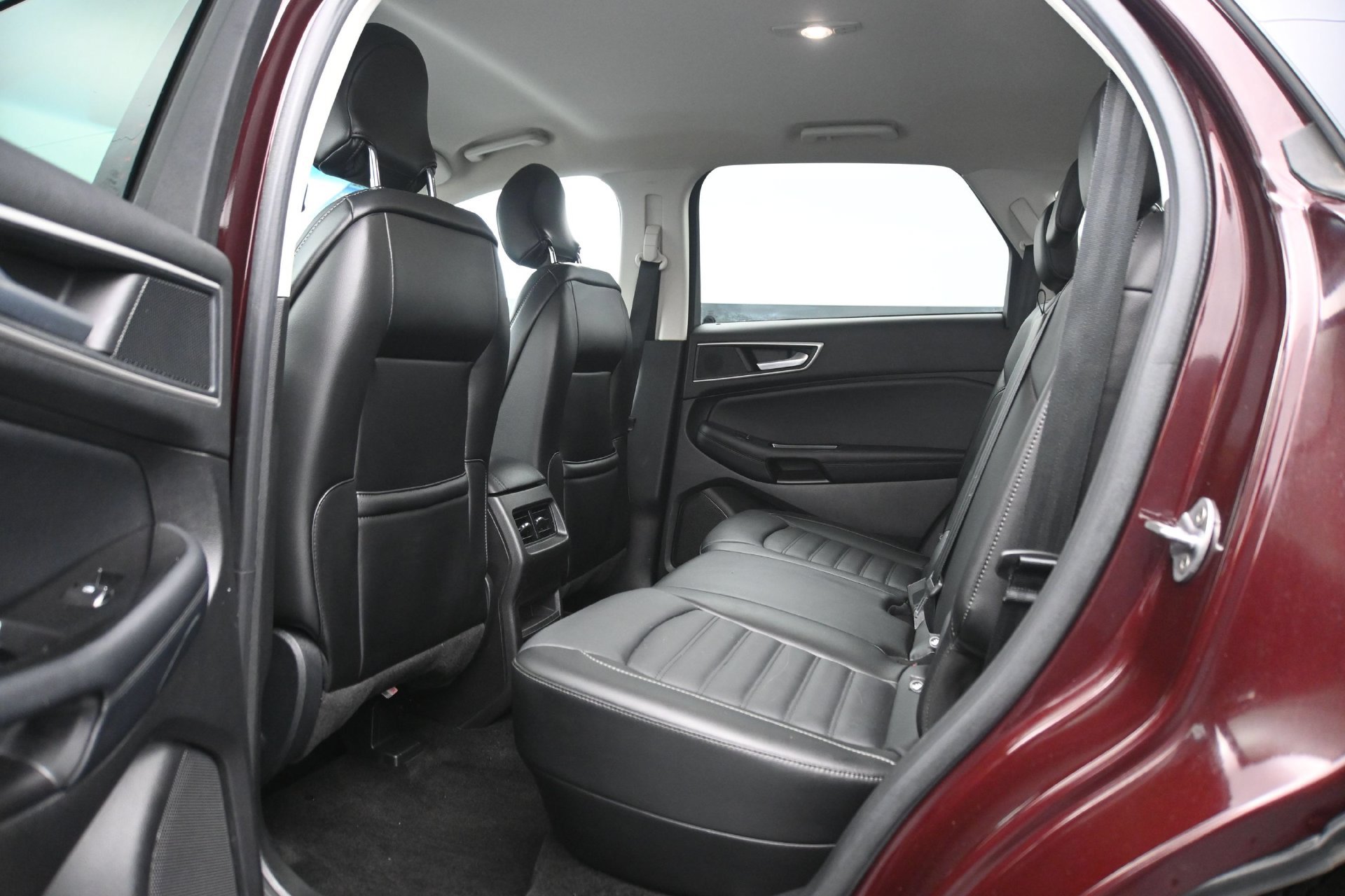 Used 2018 Ford Edge SEL w/ Equipment Group 201A AWD/4WD image 17
