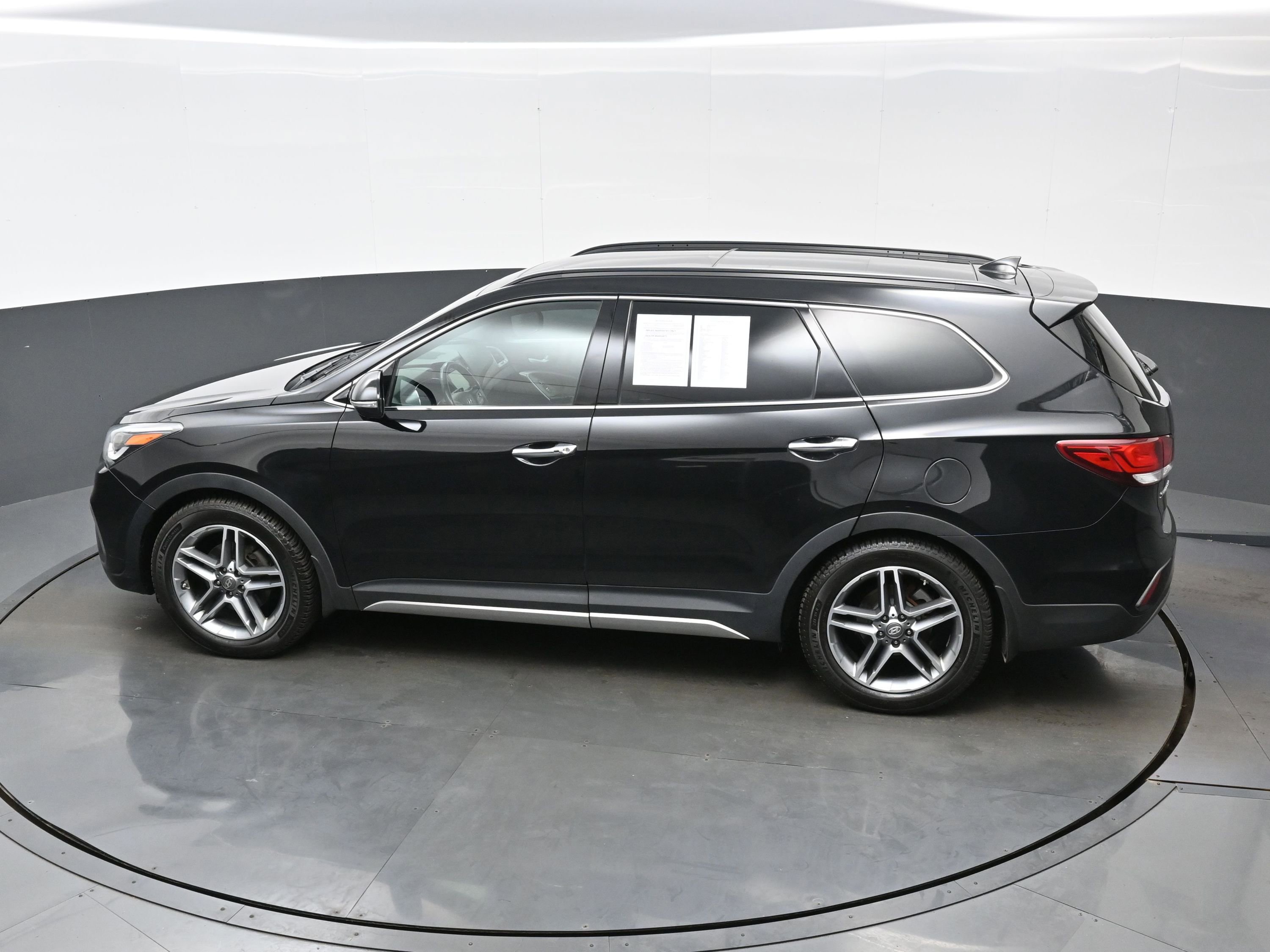 Used 2017 Hyundai Santa Fe Limited AWD/4WD image 38