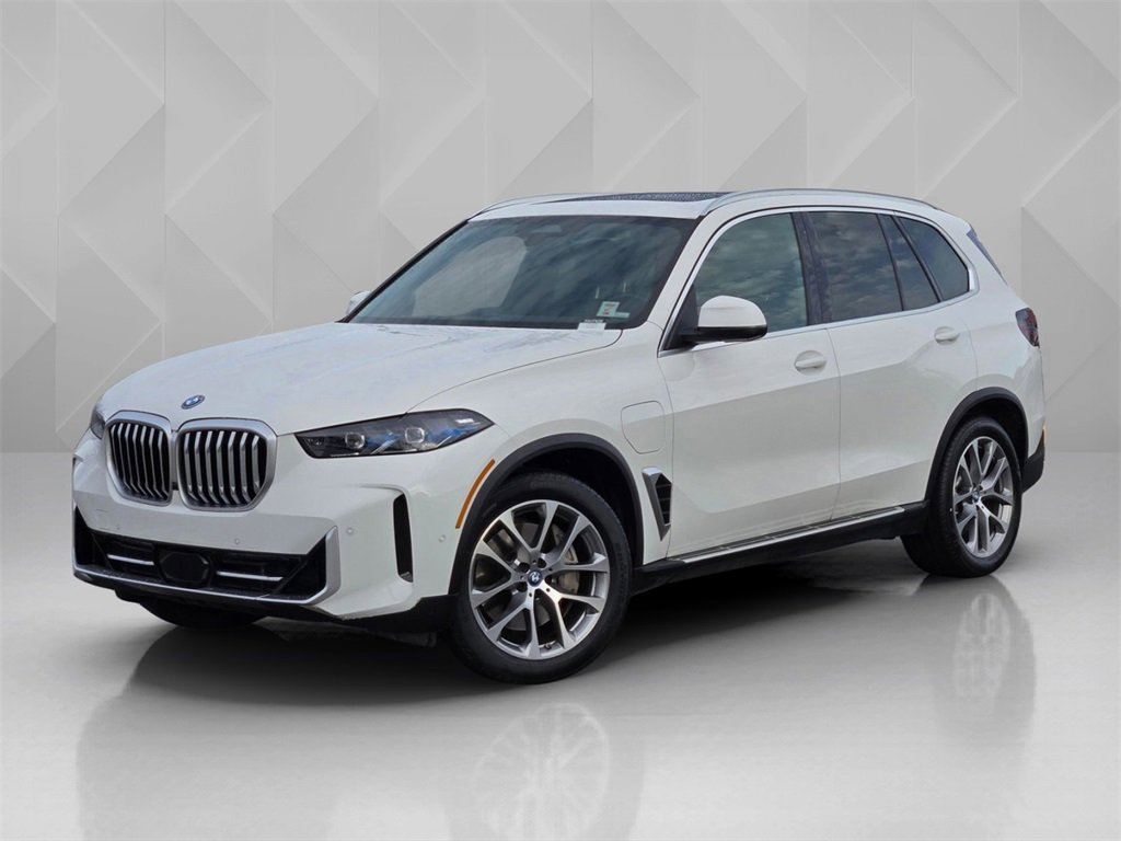 Used 2025 BMW X5 xDrive50e image 1