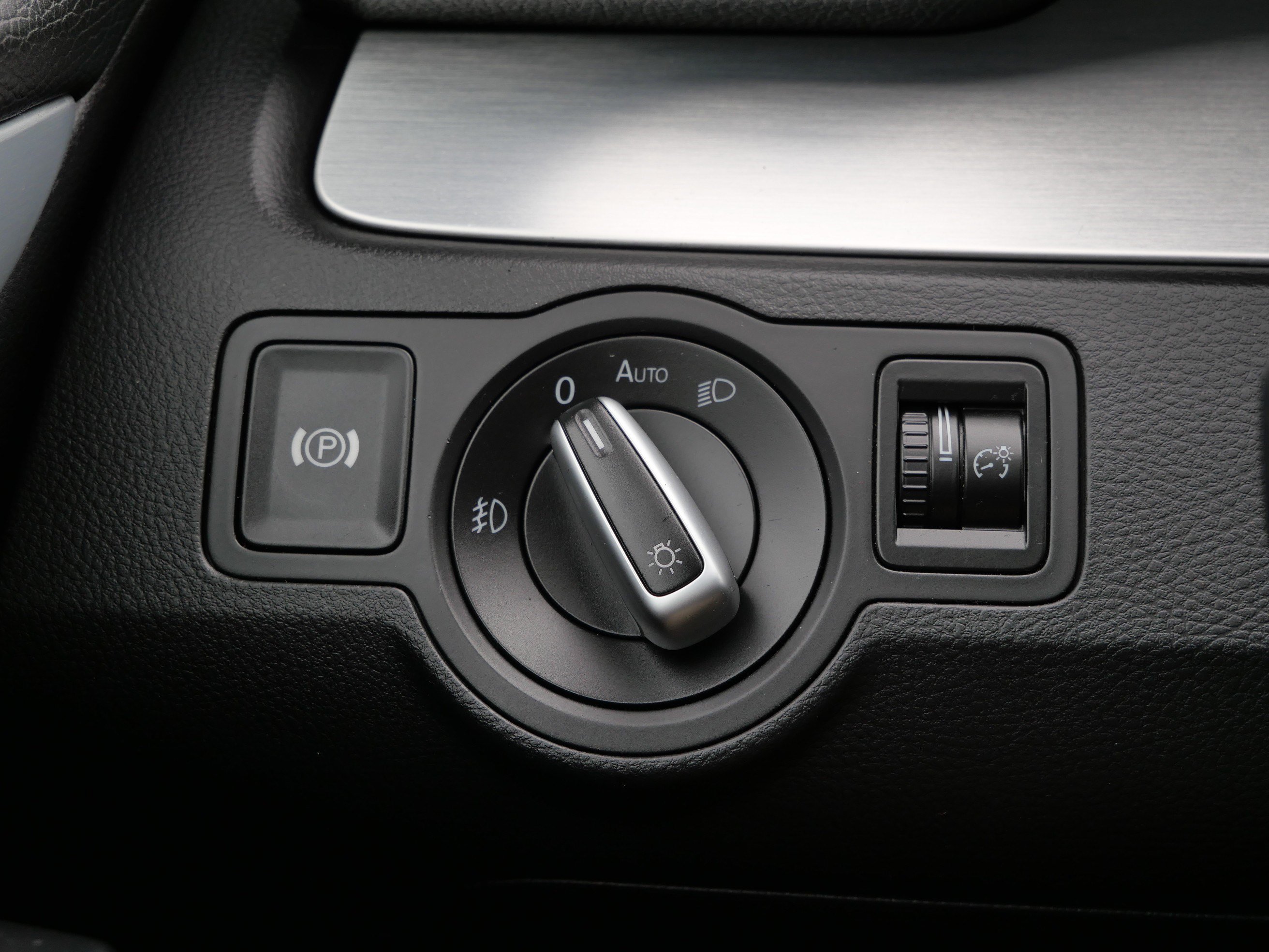 Used 2009 Volkswagen CC VR6 Sport FWD image 26