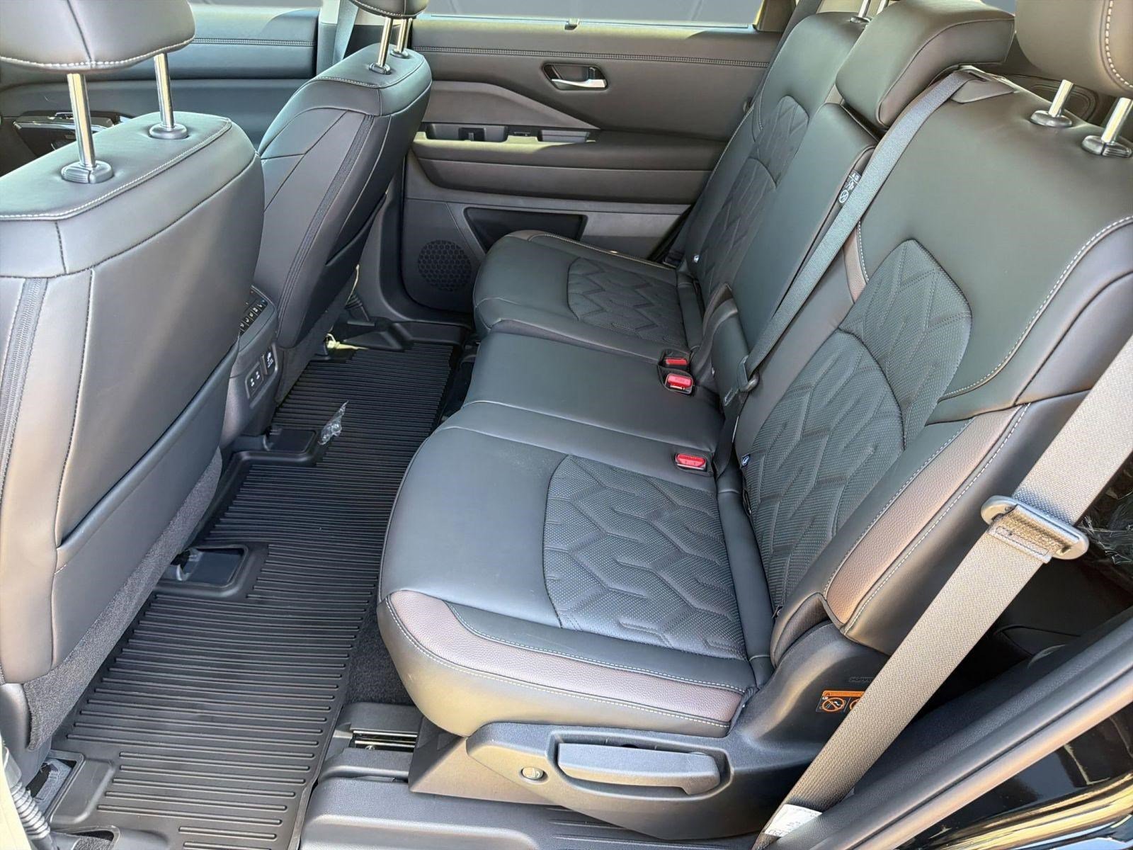 New 2026 Nissan Pathfinder Platinum image 15