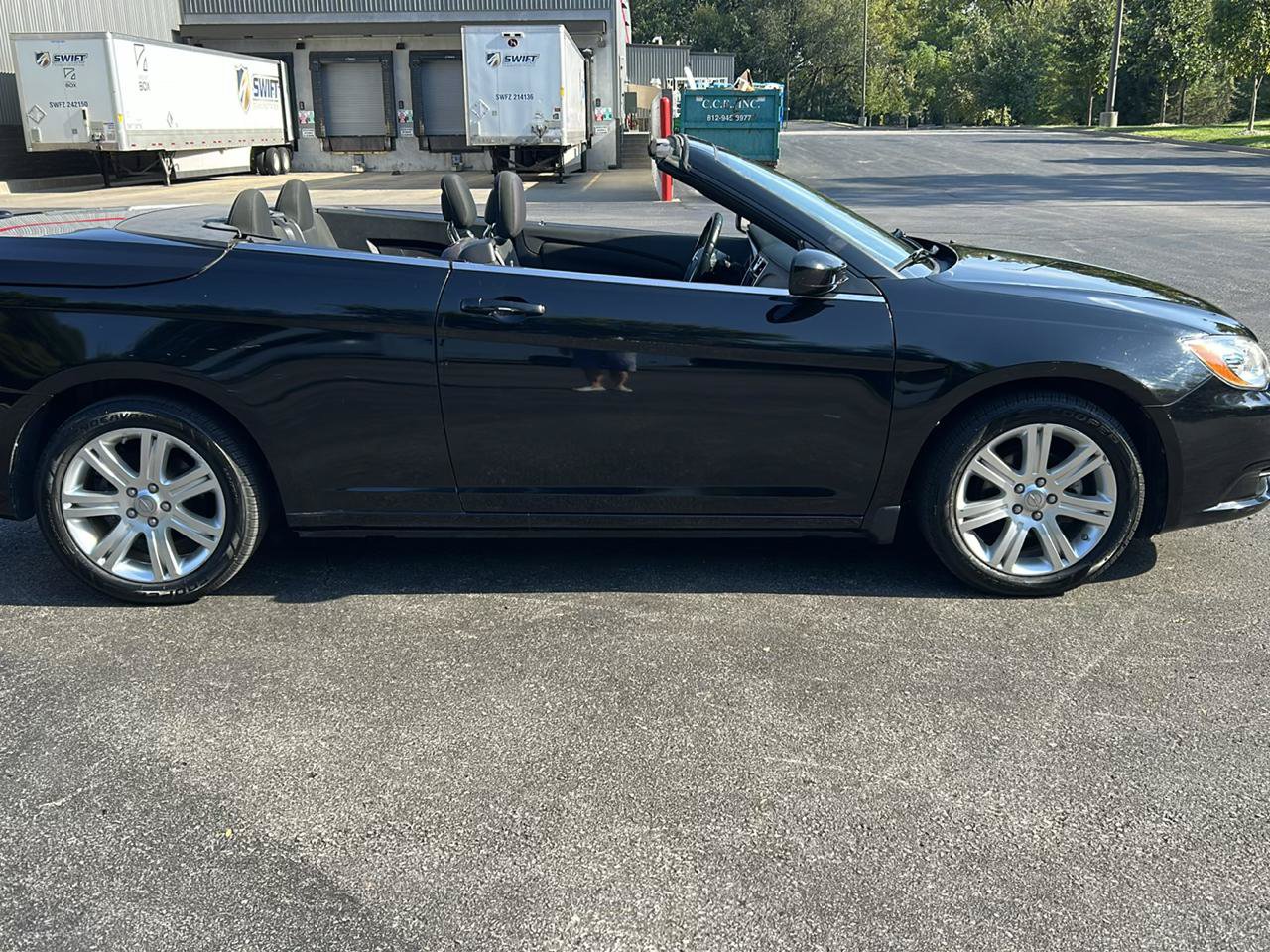 Used 2012 Chrysler 200 Touring w/ Cold Weather Group FWD image 4