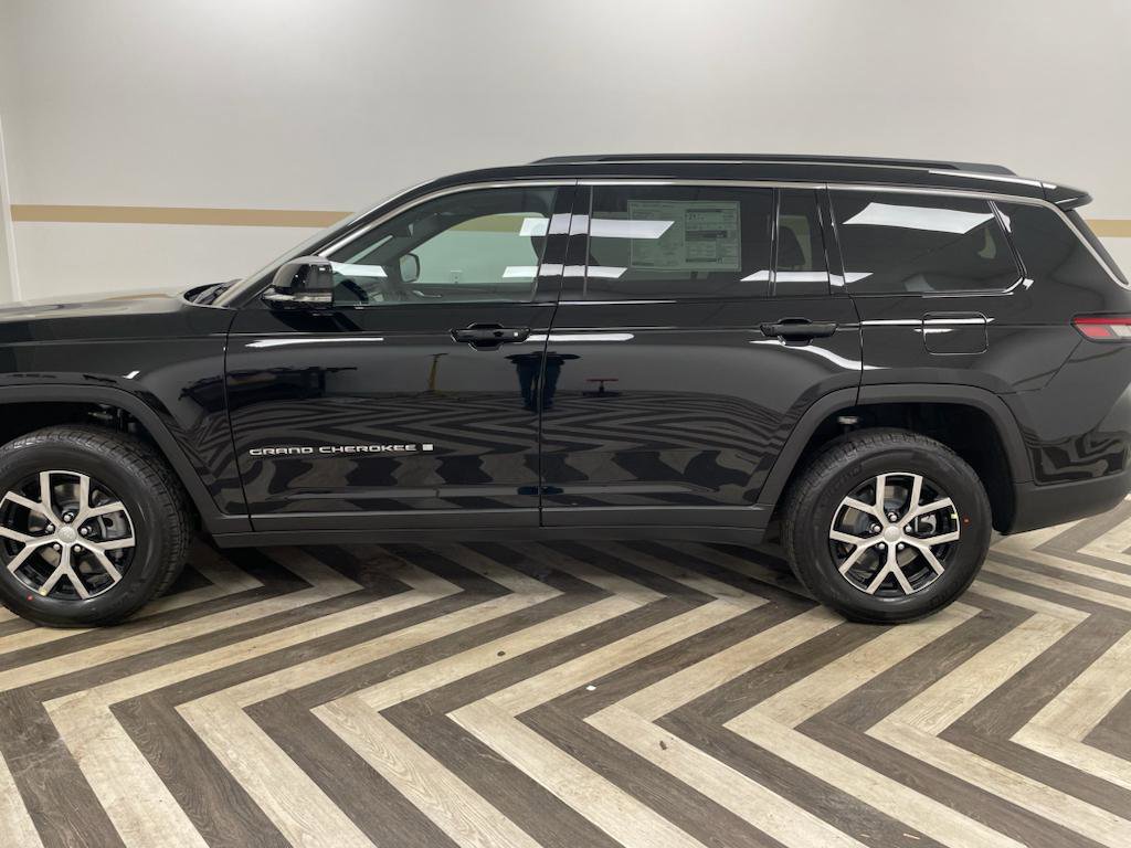 New 2025 Jeep Grand Cherokee L Limited w/ Luxury Tech Group II image 3