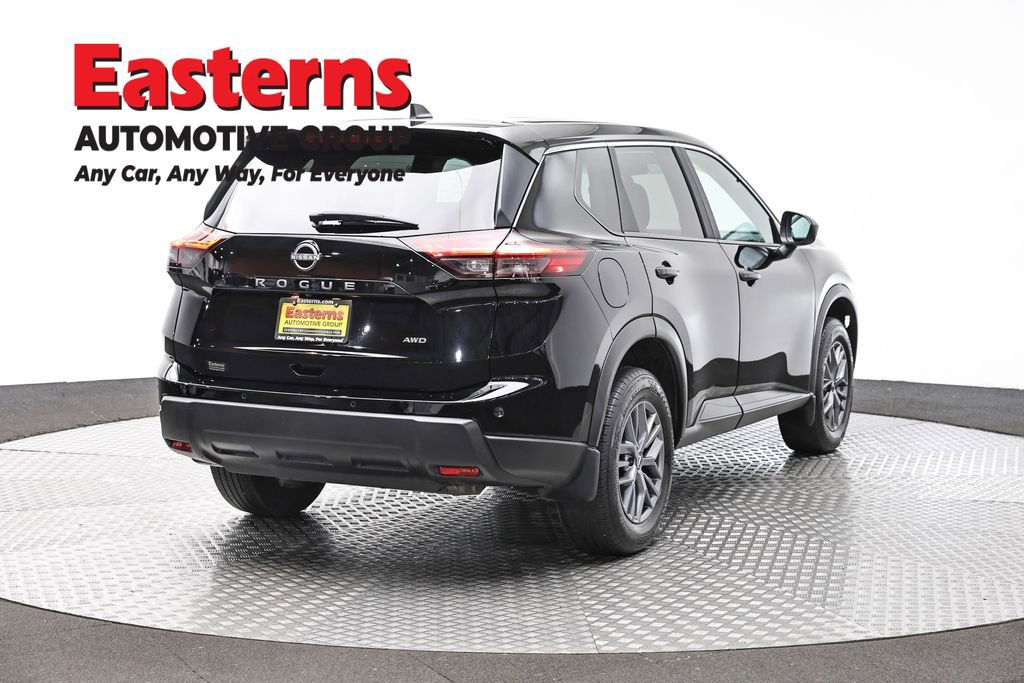 Used 2024 Nissan Rogue S AWD/4WD image 5