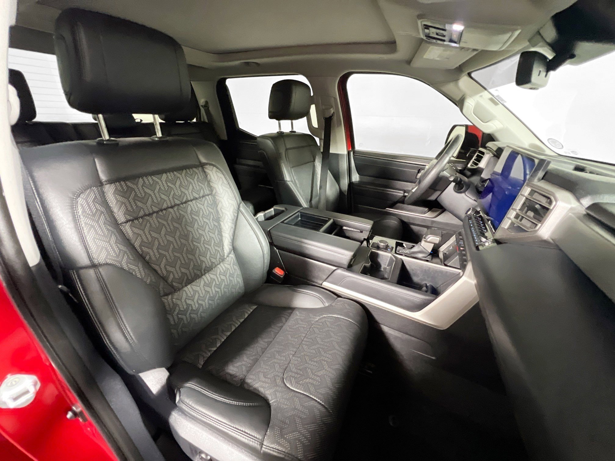 Used 2024 Toyota Tundra Limited image 31