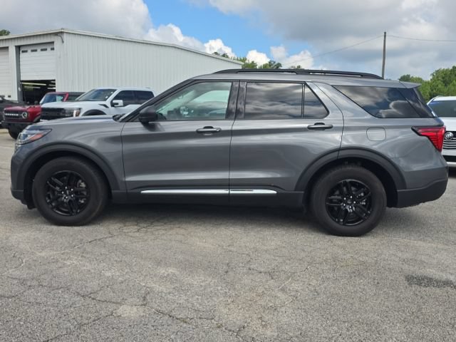 Used 2025 Ford Explorer Active RWD image 2