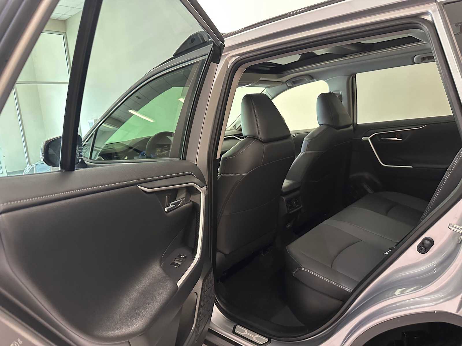 Used 2024 Toyota RAV4 Limited w/ Advanced Technology Package AWD/4WD image 23