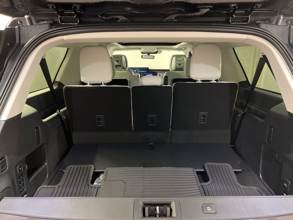 New 2026 Ford Expedition Max Platinum w/ Driver's Package image 40
