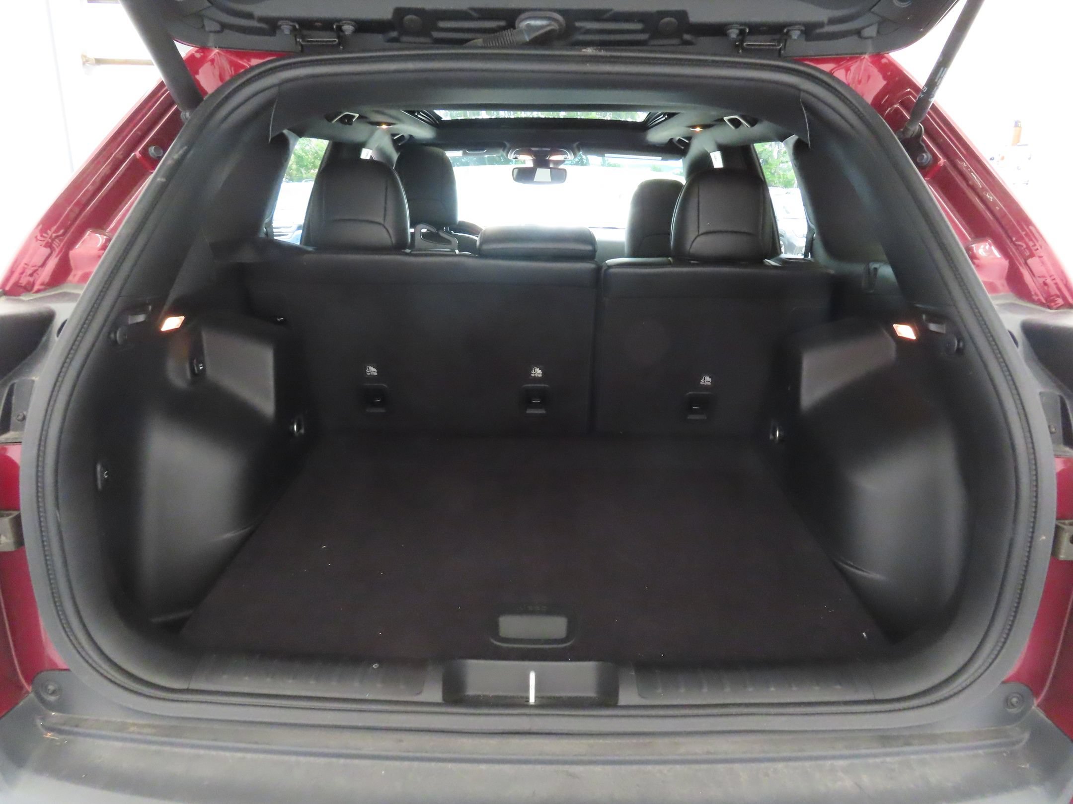 Used 2021 Jeep Cherokee Latitude Lux 80th Anniv w/ Quick Order Package 26U 80TH AWD/4WD image 23