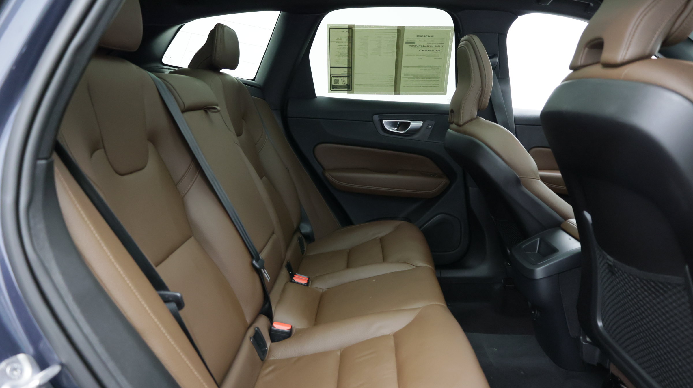 Used 2024 Volvo XC60 B5 Plus AWD/4WD image 32