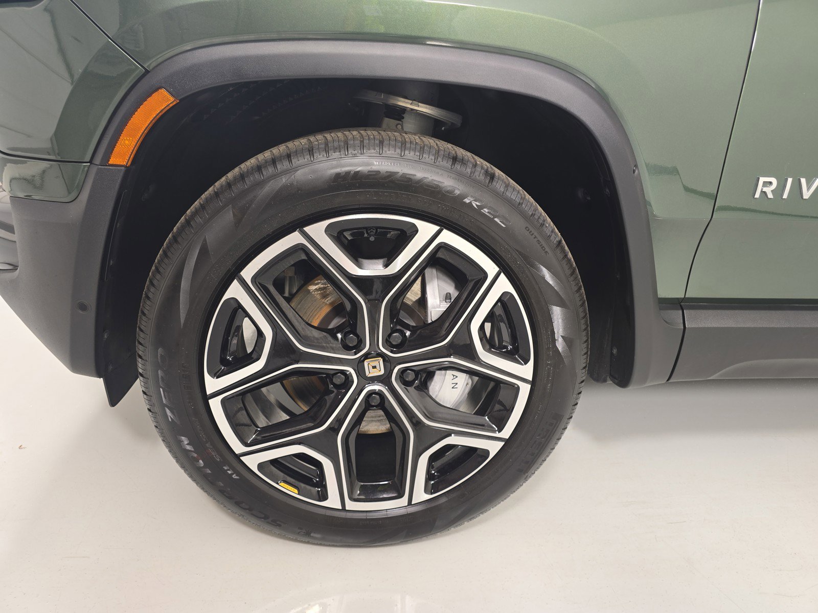 Used 2023 Rivian R1T Adventure AWD/4WD image 9