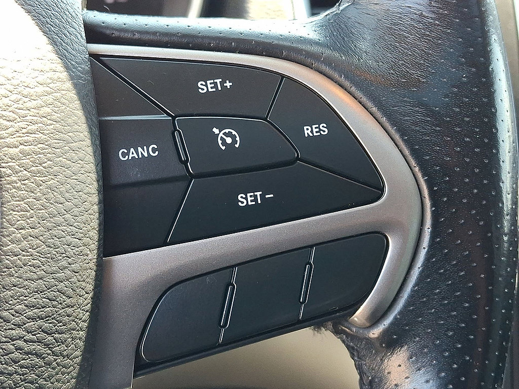 Used 2020 Dodge Durango SXT AWD/4WD image 24