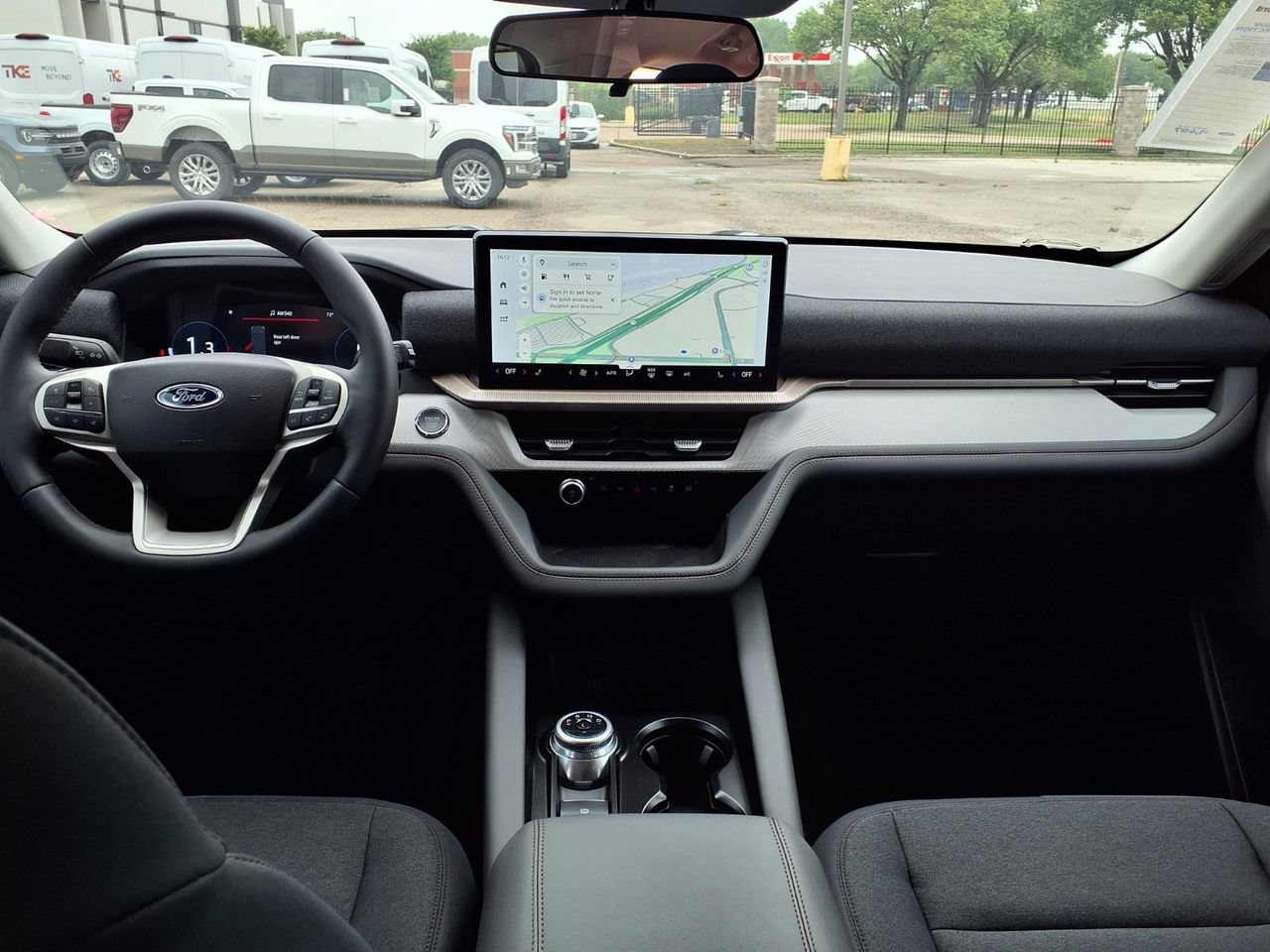 New 2026 Ford Explorer Active RWD image 7