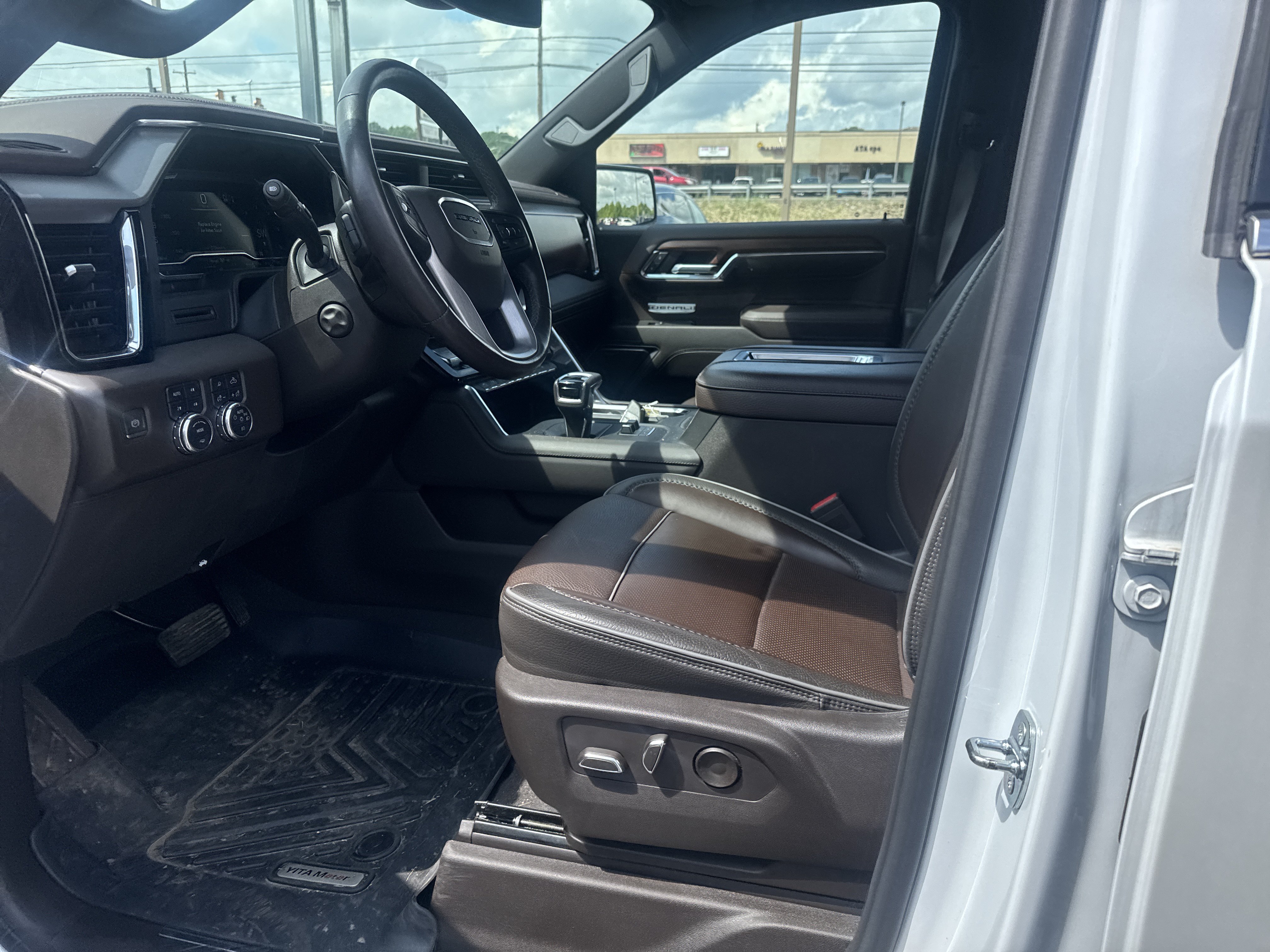 Used 2022 GMC Sierra 1500 Denali AWD/4WD image 12