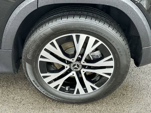 Used 2024 Mercedes-Benz GLB 250 4MATIC image 5