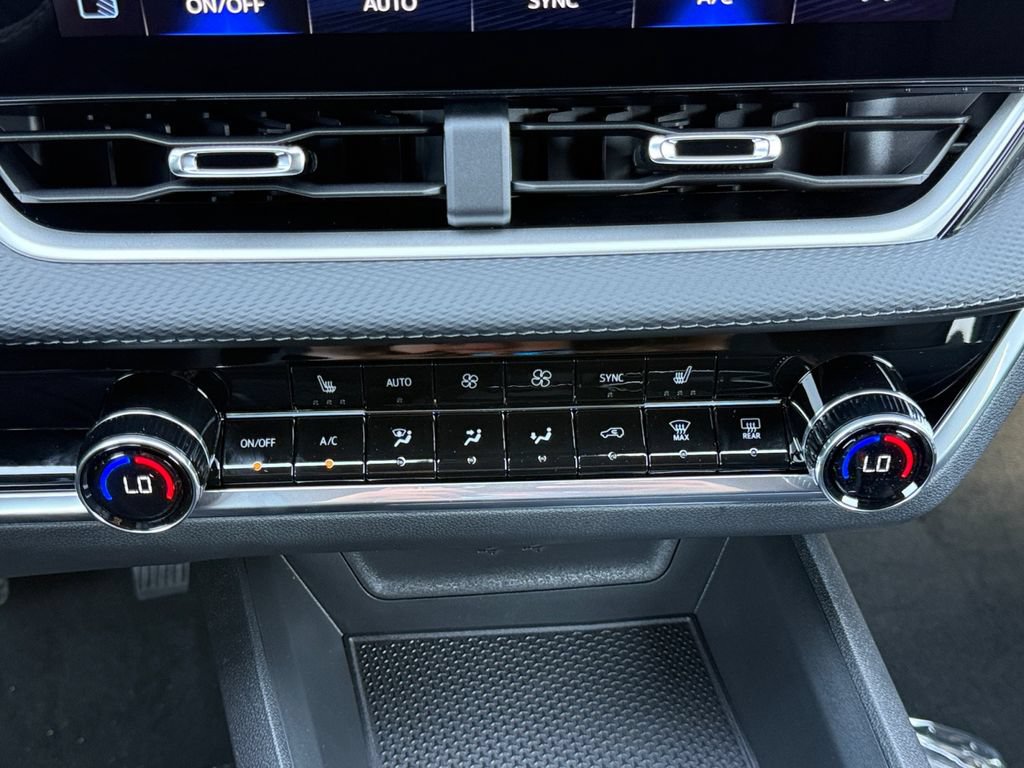 New 2027 Chevrolet Equinox LT w/ Convenience Package II FWD image 17