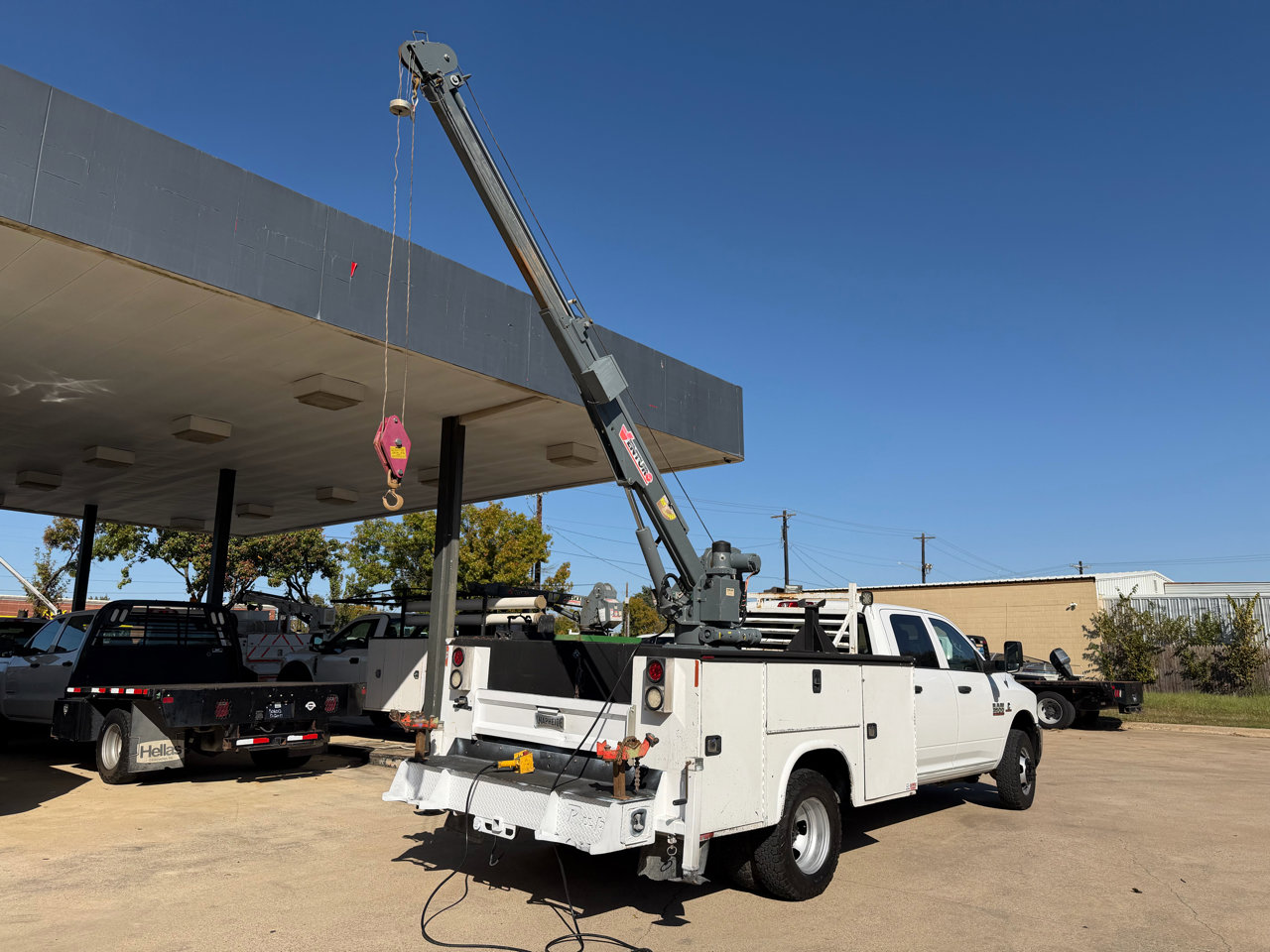 Used 2018 RAM 3500 Tradesman w/ Chrome Appearance Group image 25