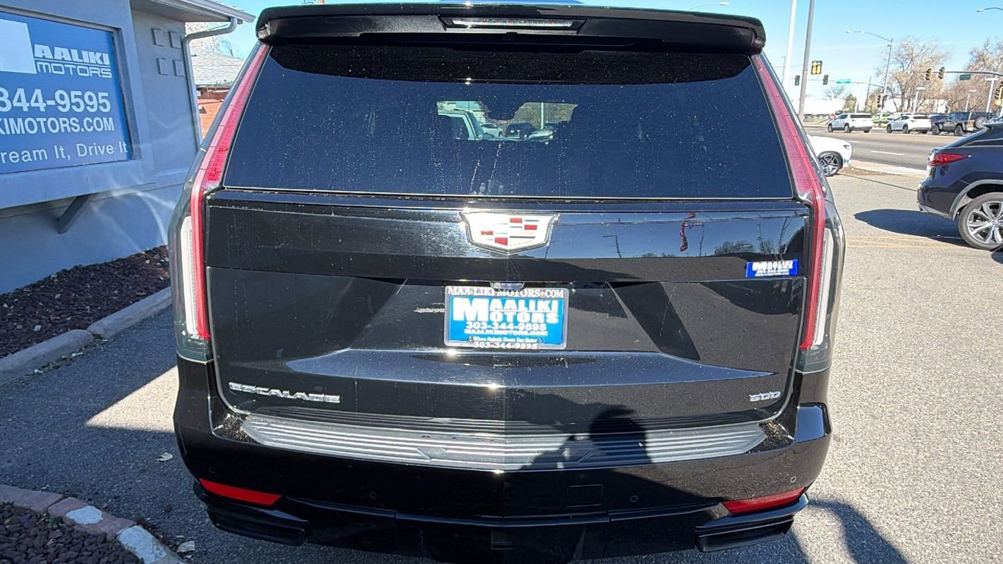 Used 2024 Cadillac Escalade ESV Sport w/ Touring Package image 6