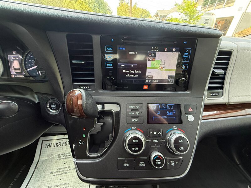 Used 2017 Toyota Sienna Limited FWD image 18