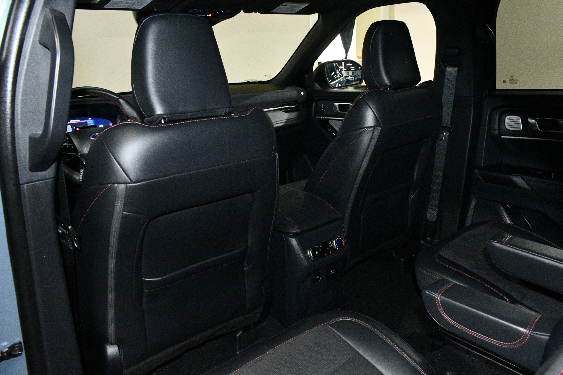 Used 2025 Ford Explorer ST w/ Sun And Sound Package image 15