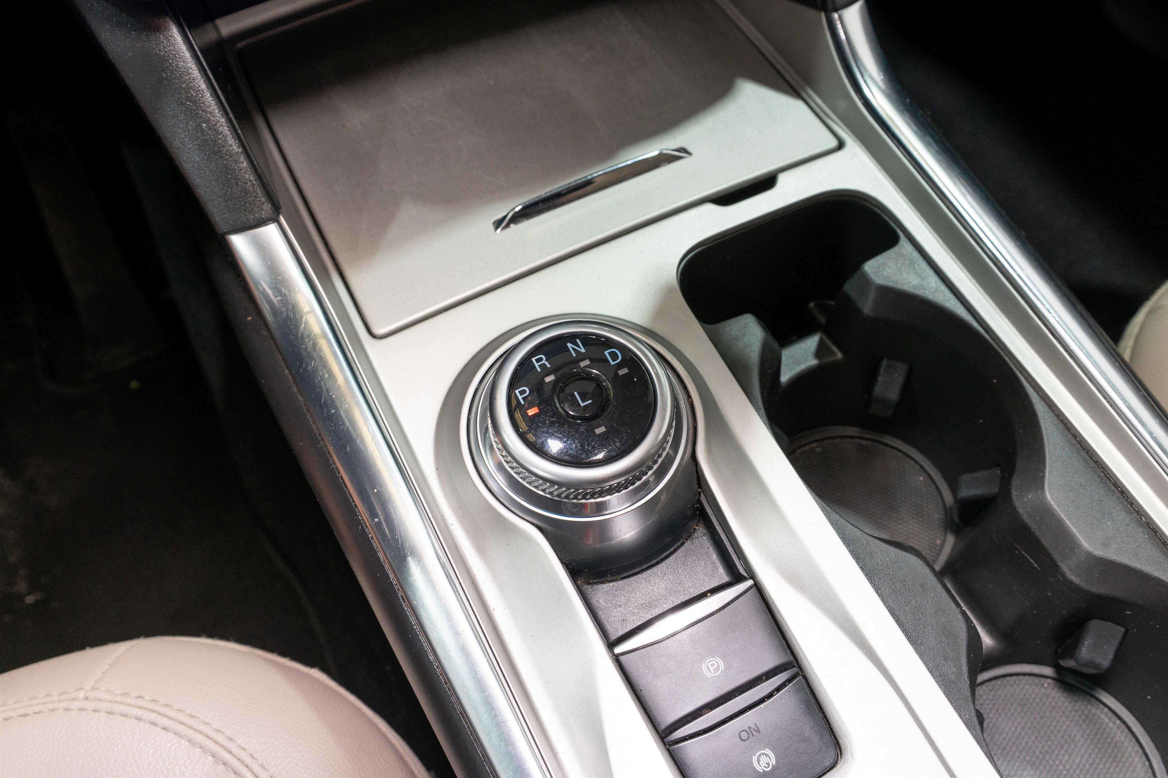 Used 2022 Ford Explorer Limited w/ Equipment Group 301A image 24