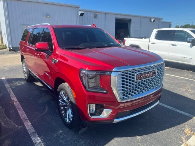 Used 2021 GMC Yukon XL Denali w/ Denali Premium Package RWD image 4