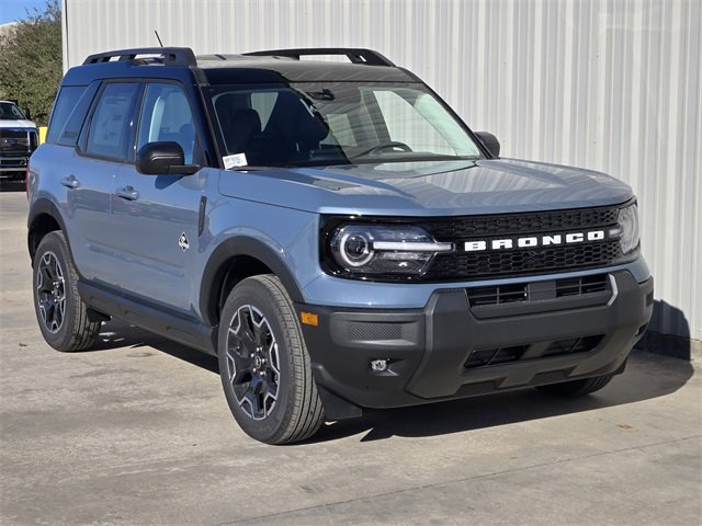 New 2025 Ford Bronco Sport Outer Banks image 2