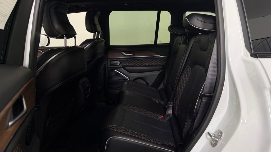 Used 2022 Jeep Grand Cherokee Summit AWD/4WD image 27
