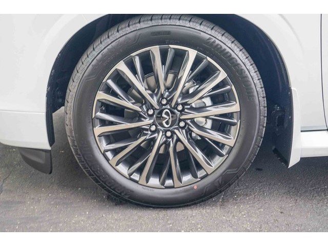 New 2026 INFINITI QX80 Autograph w/ Premium Cargo Package image 9