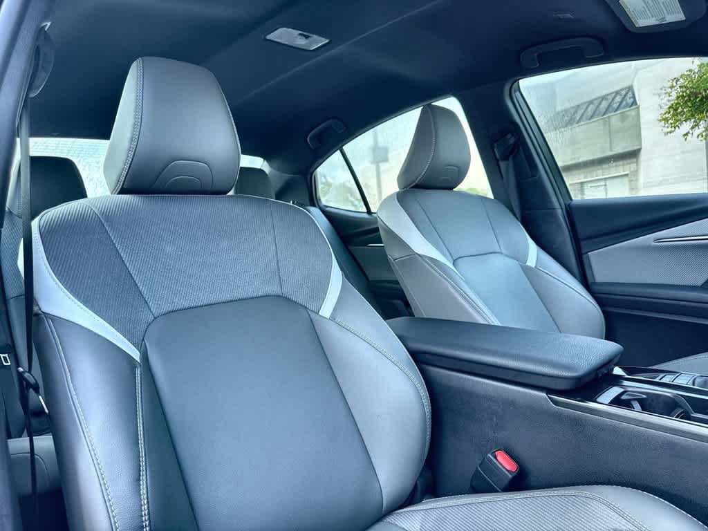 Used 2025 Toyota Camry SE FWD image 27