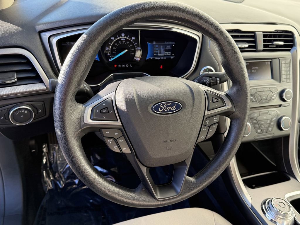 Used 2018 Ford Fusion S image 18