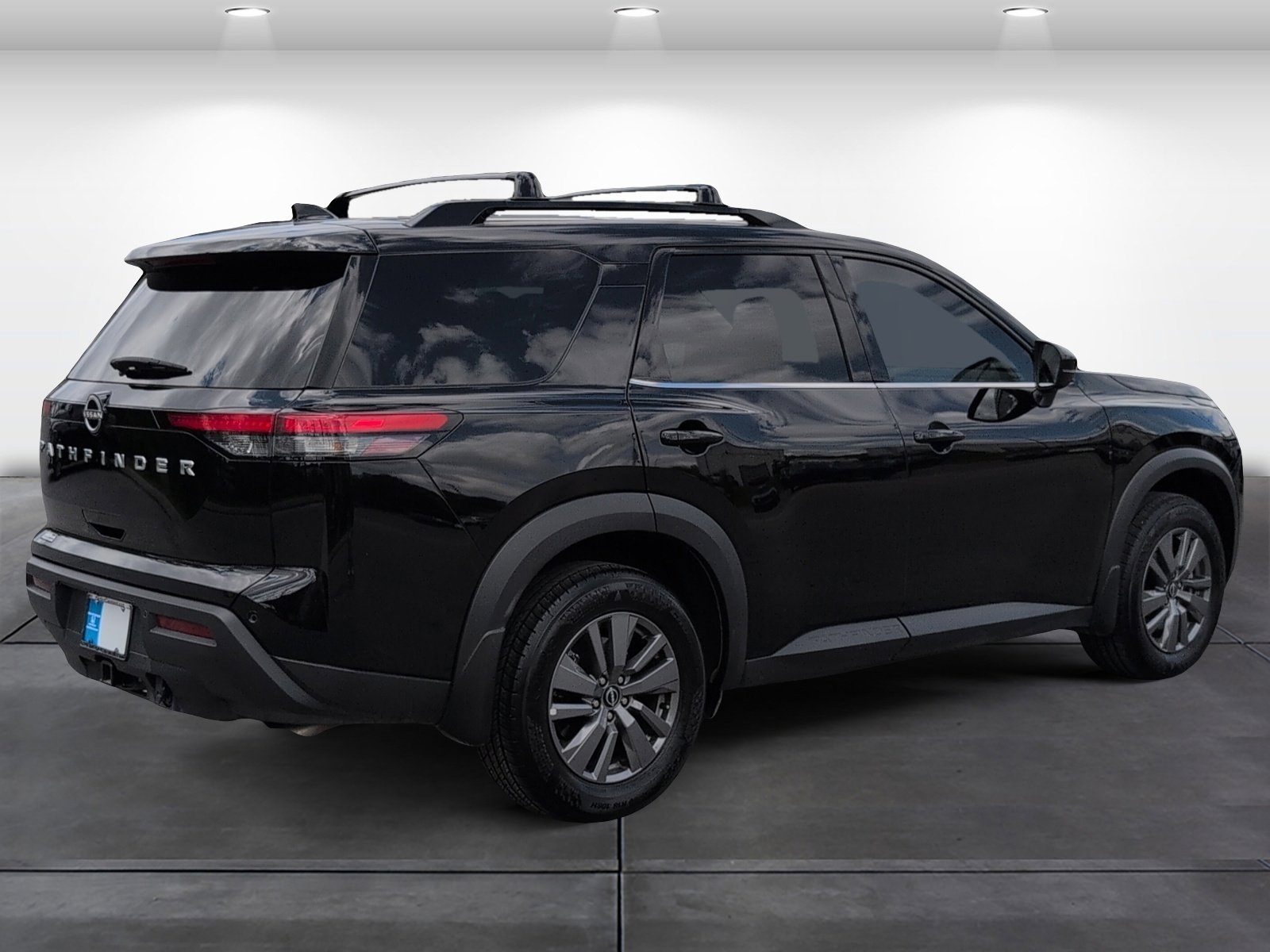 Used 2025 Nissan Pathfinder SV w/ SV Premium Package image 7