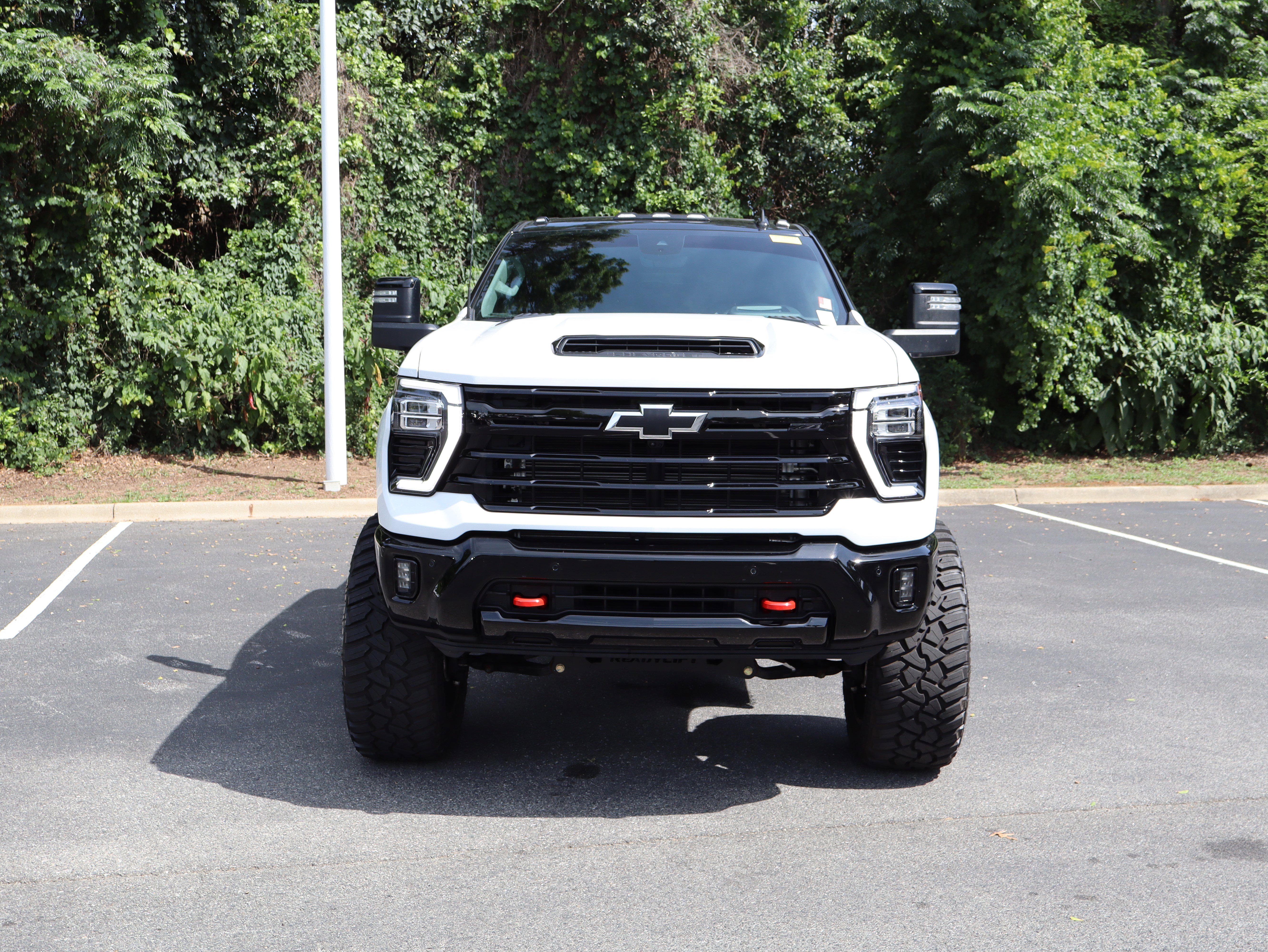 Used 2026 Chevrolet Silverado 2500 LTZ w/ LTZ Plus Package AWD/4WD image 3