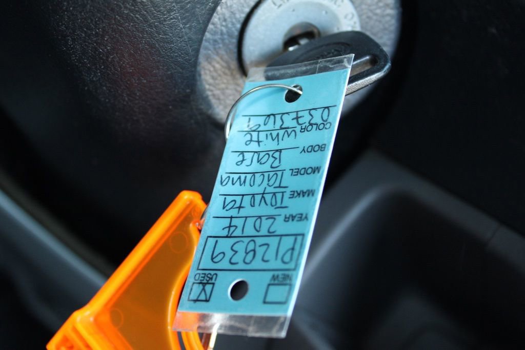 Used 2014 Toyota Tacoma Base image 18