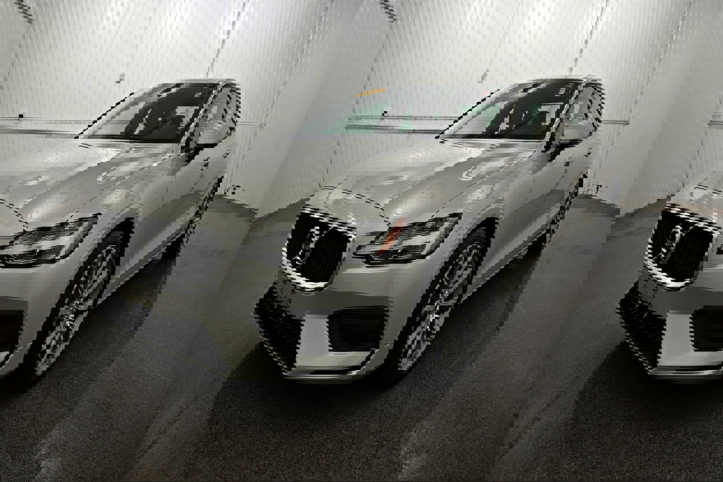 Used 2019 Volvo S60 T6 Momentum w/ Multimedia Package image 22